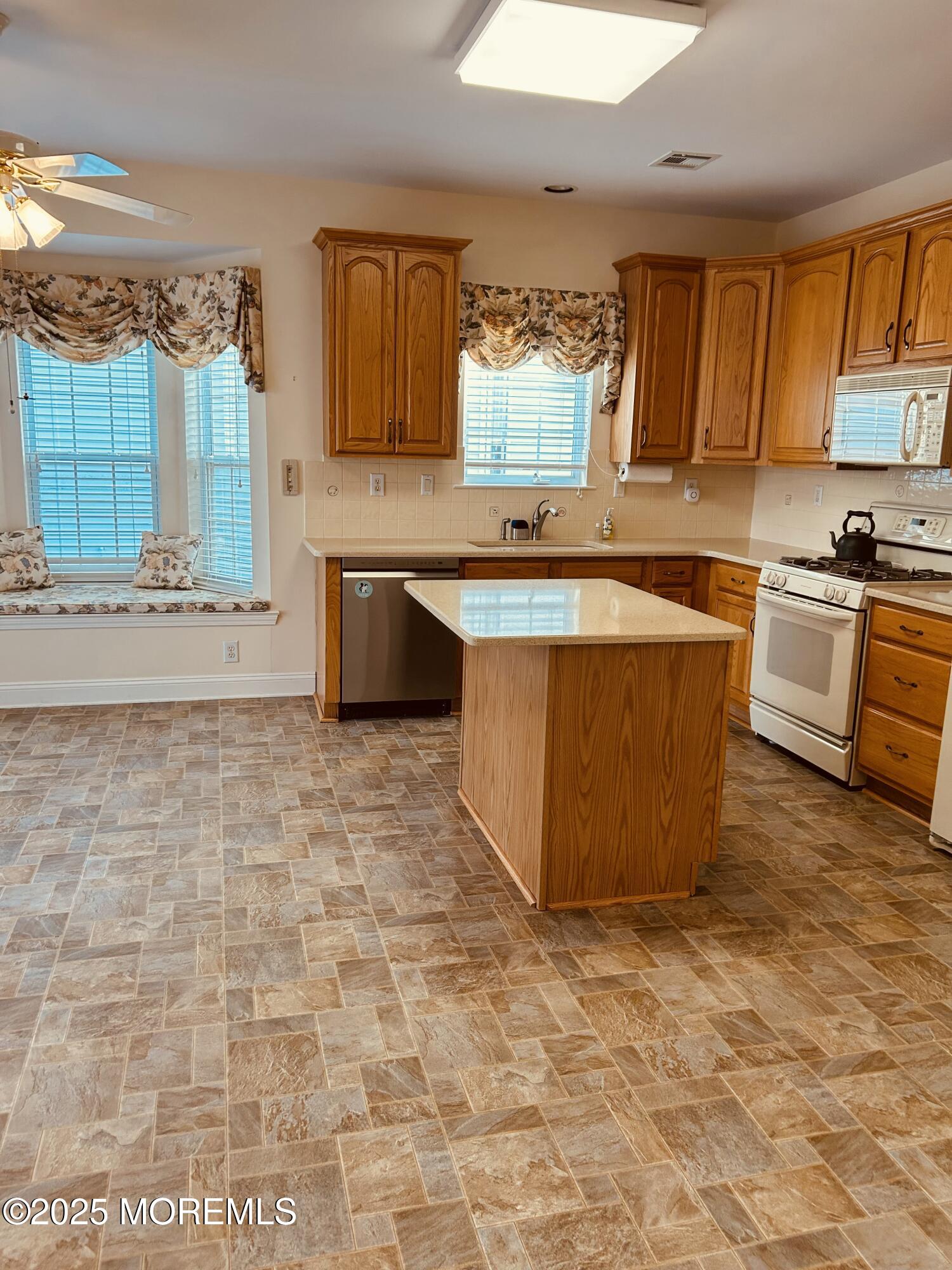 12 Hyacinth Court, Holmdel, New Jersey image 6