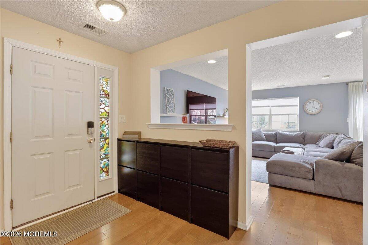 76 Shinnecock Hills Court 1000