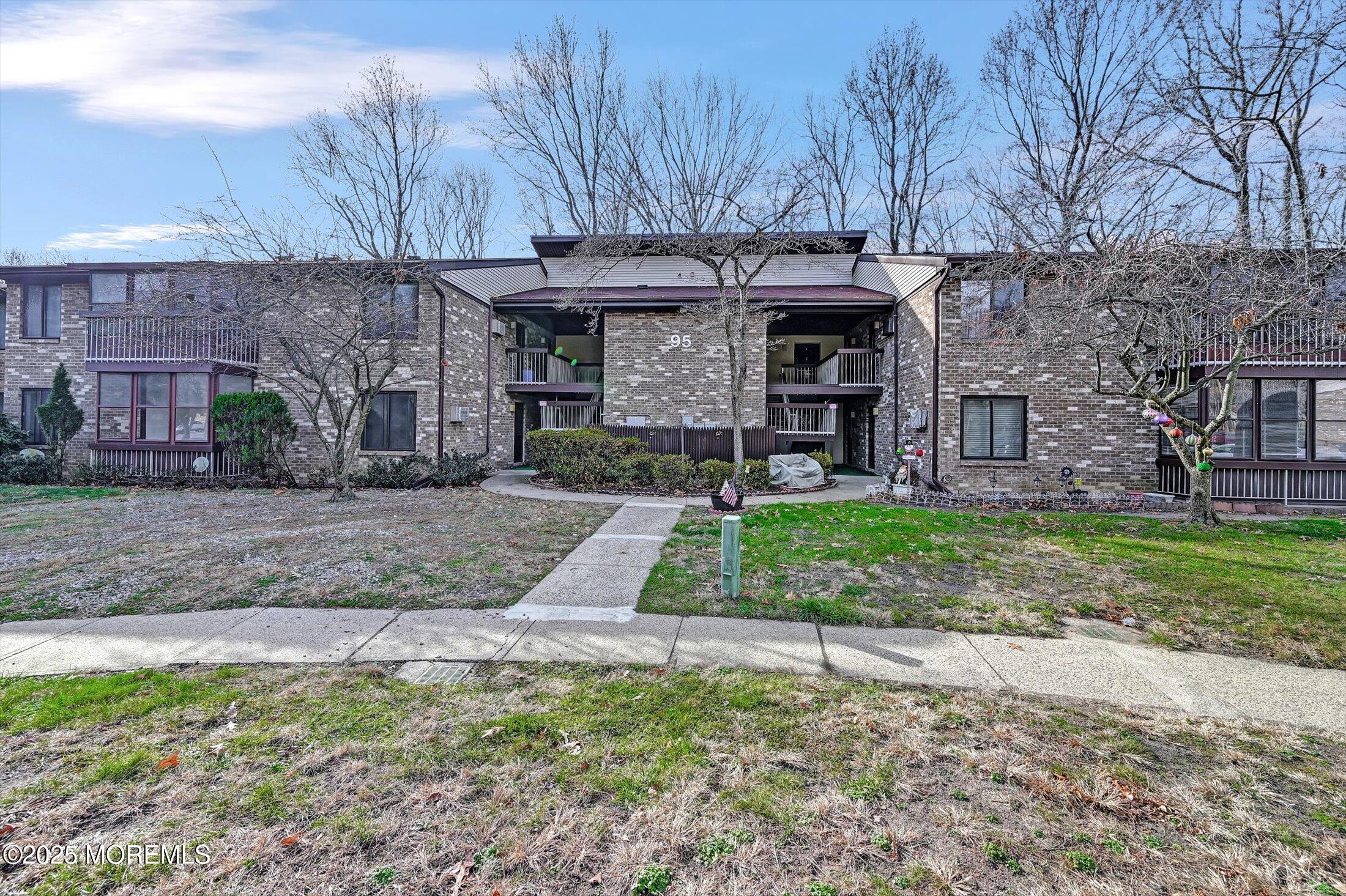 95 Arrowood Road #A, Manalapan, New Jersey image 1