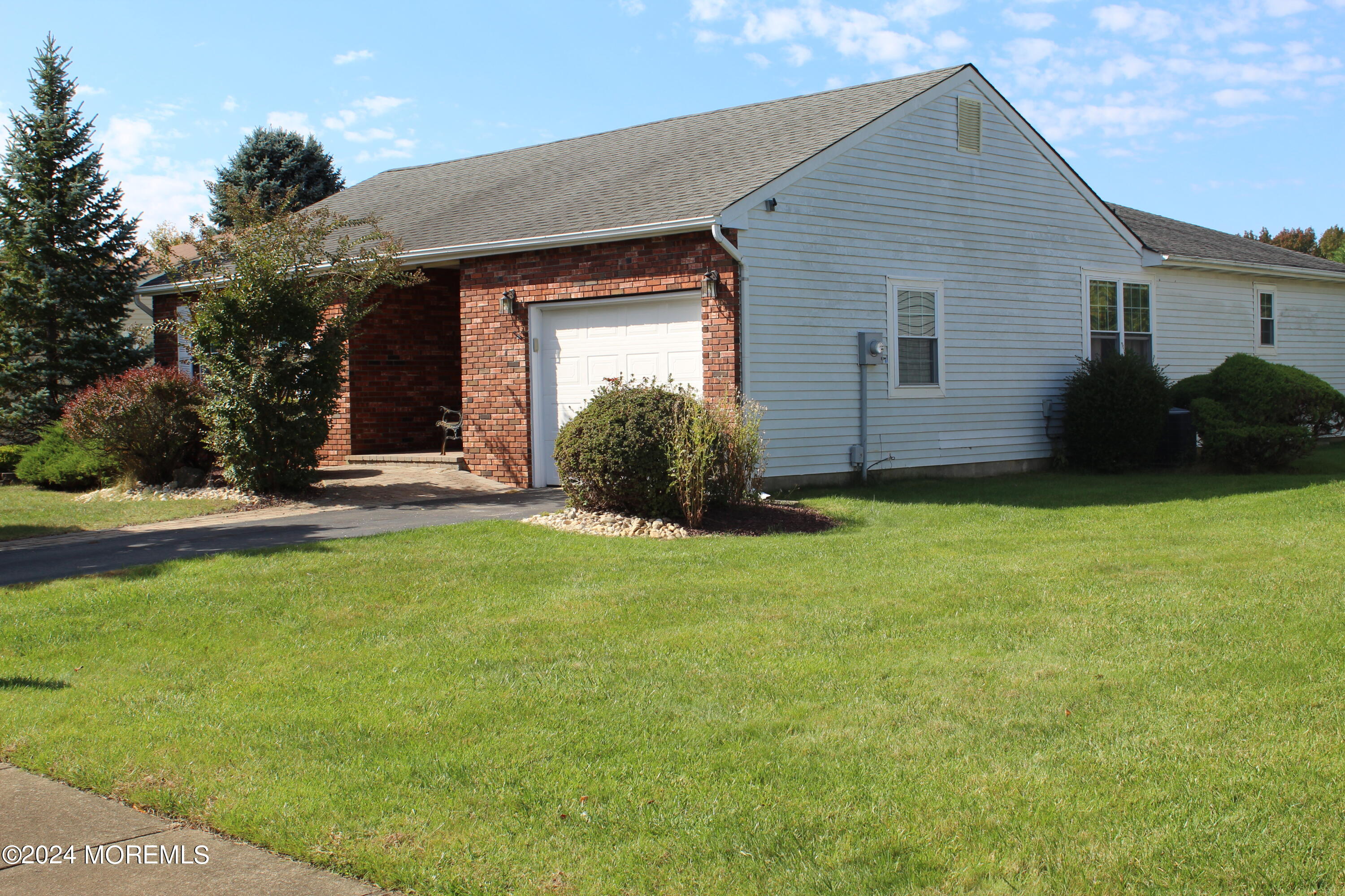 11 Weston Court, Marlboro, New Jersey image 4