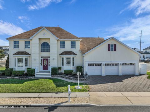 Photo of 154 Bay Avenue, Mantoloking, NJ 08738 (MLS # 22610700)