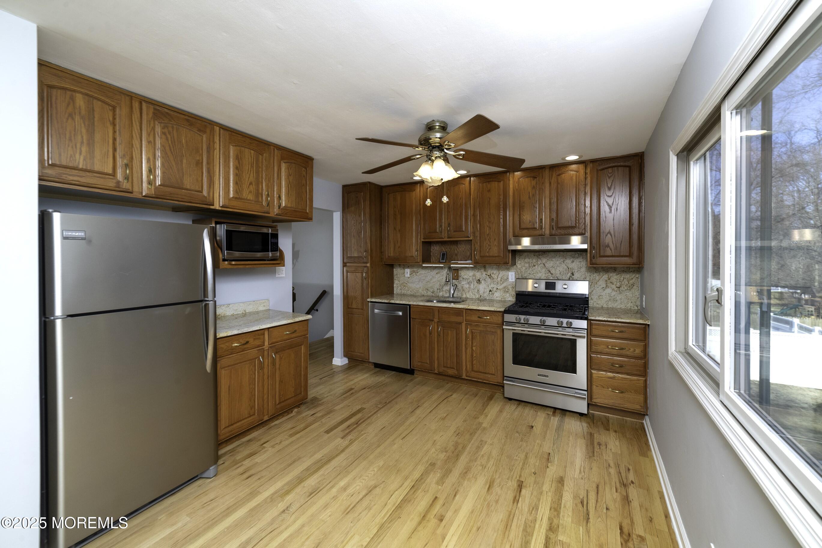10 Danemar Drive, Middletown, New Jersey image 3