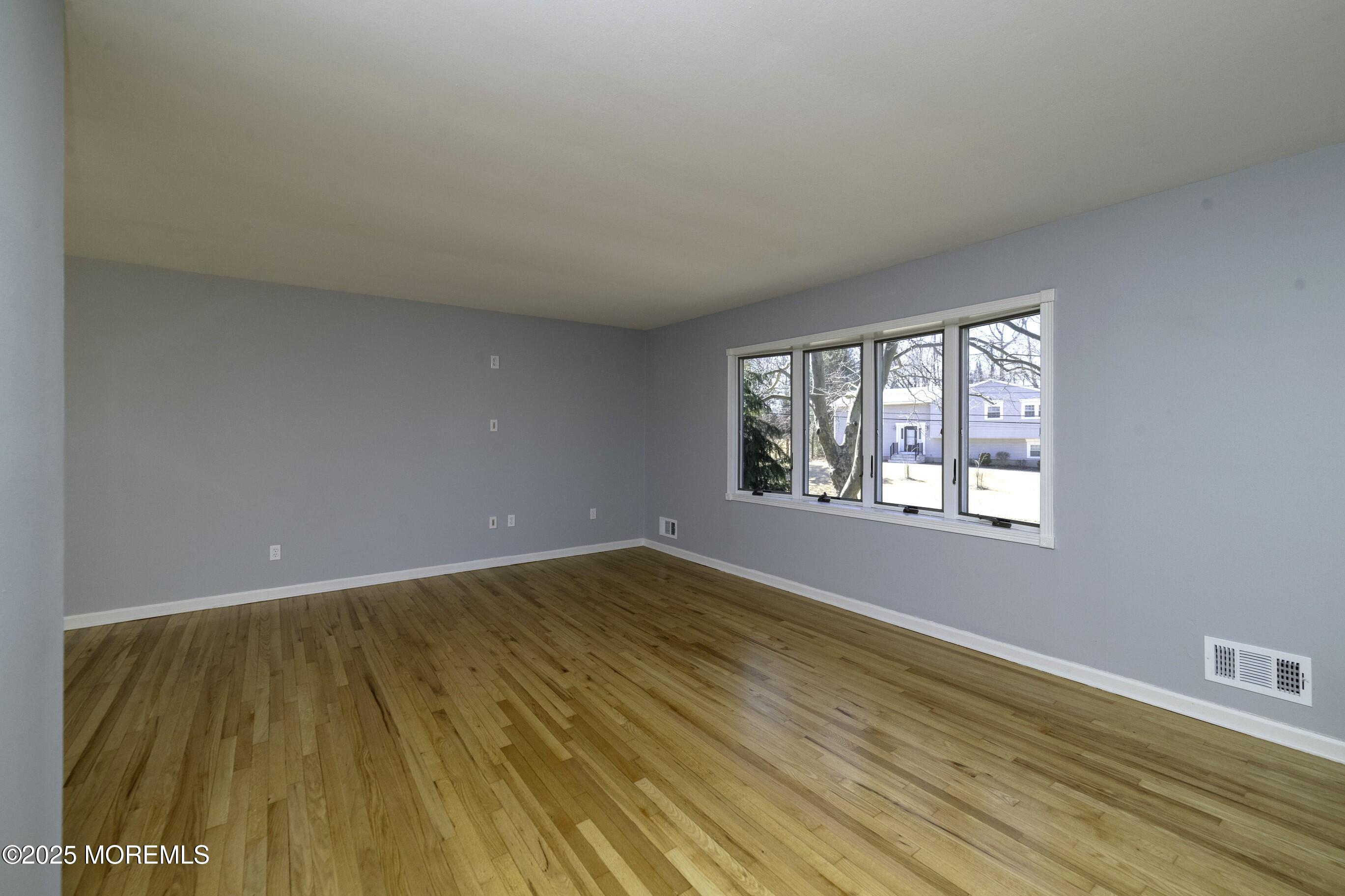 10 Danemar Drive, Middletown, New Jersey image 7