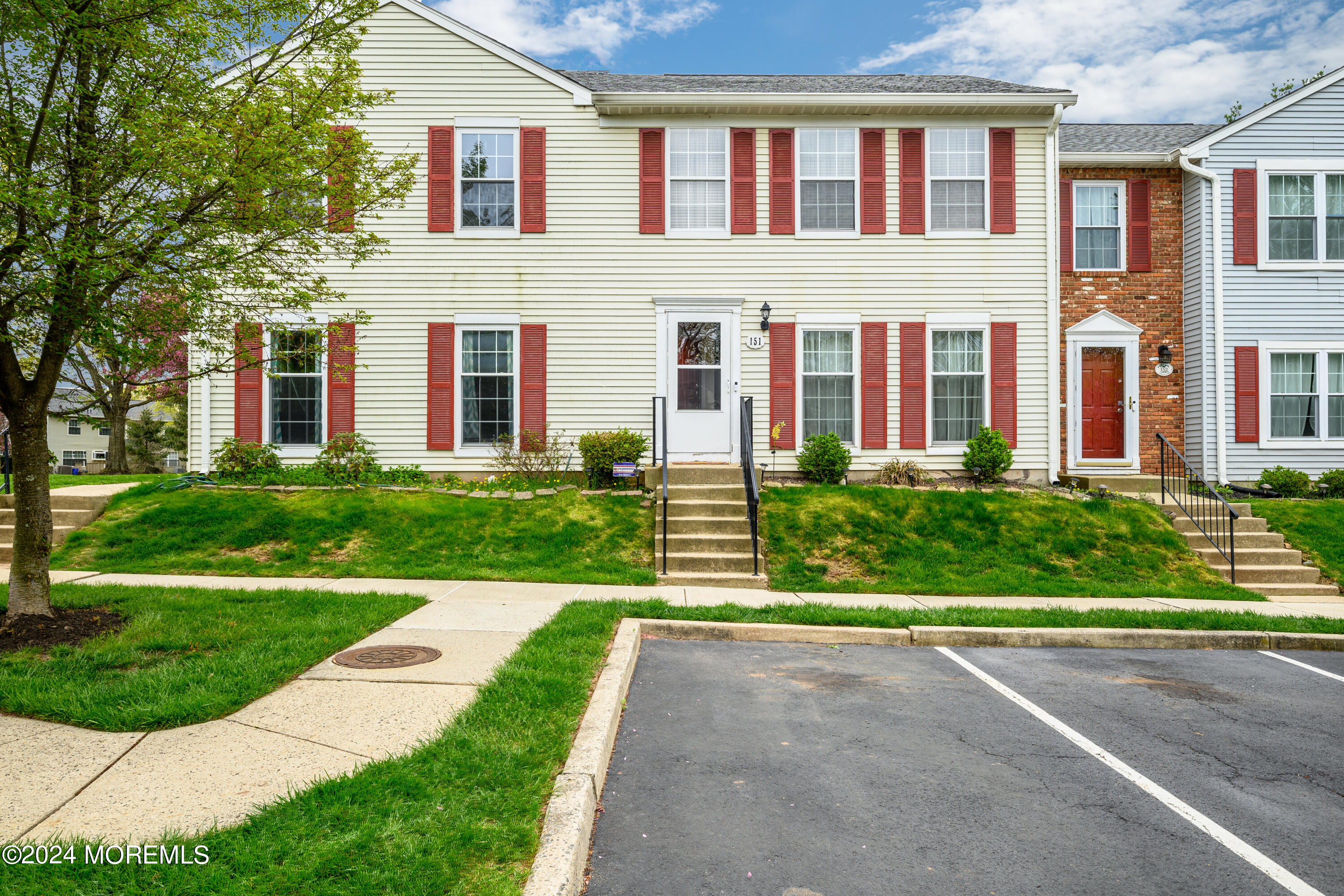 View Franklin Twp, NJ 08873 townhome