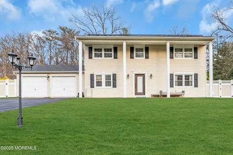MLS: 22506391