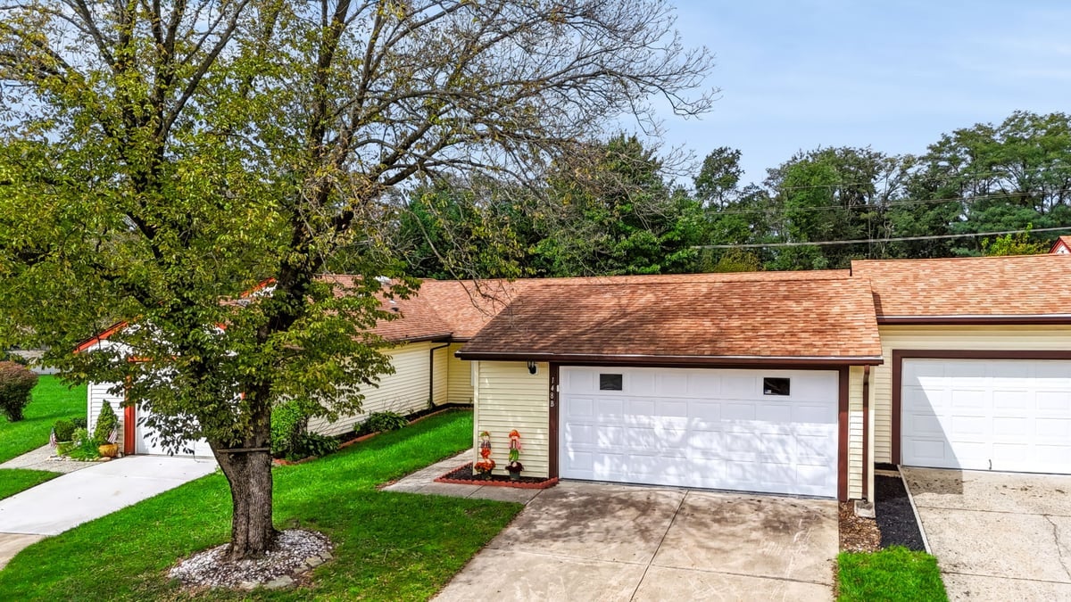 148 B Maclura Plaza