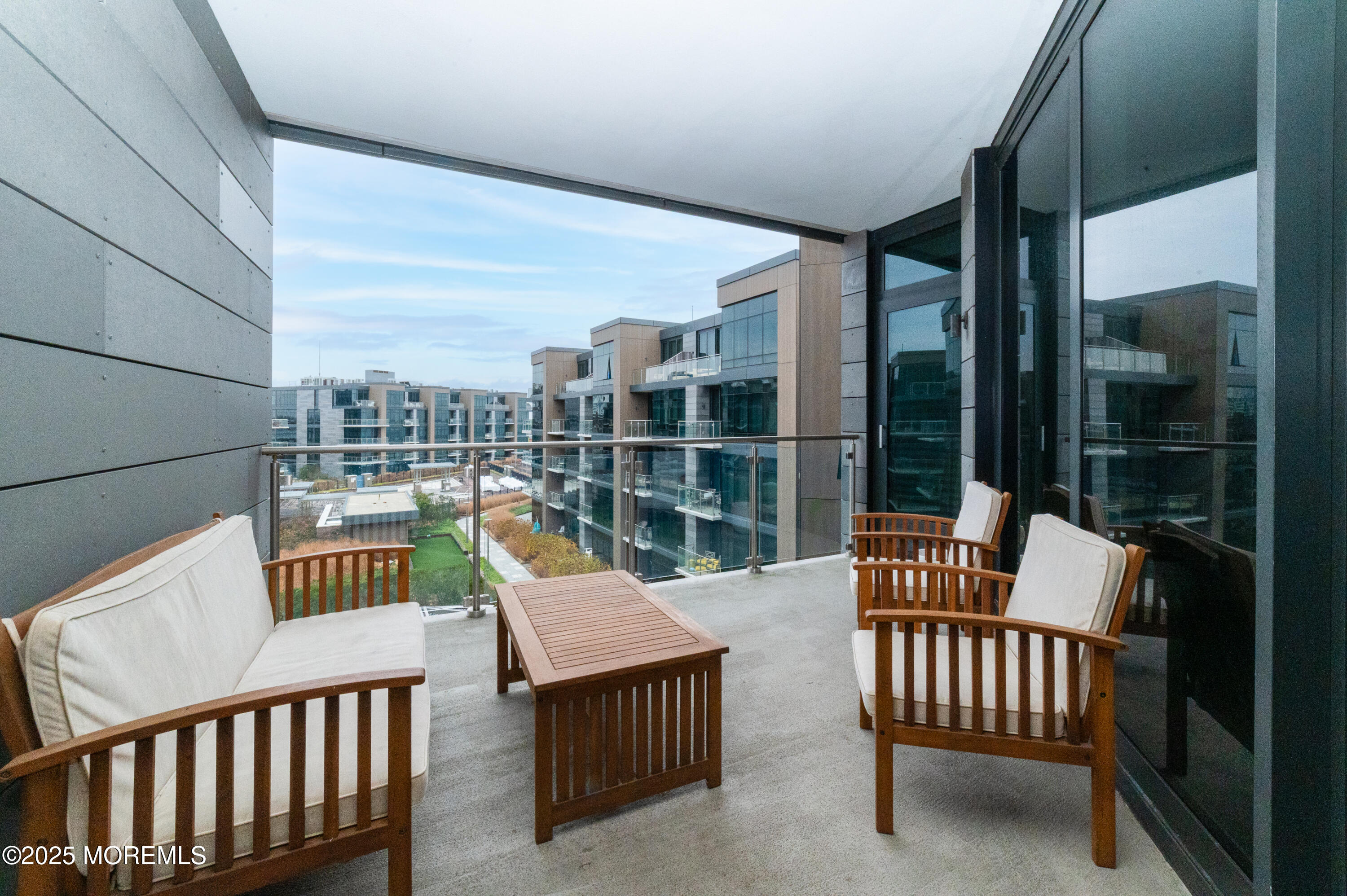 15 Morris Avenue 505