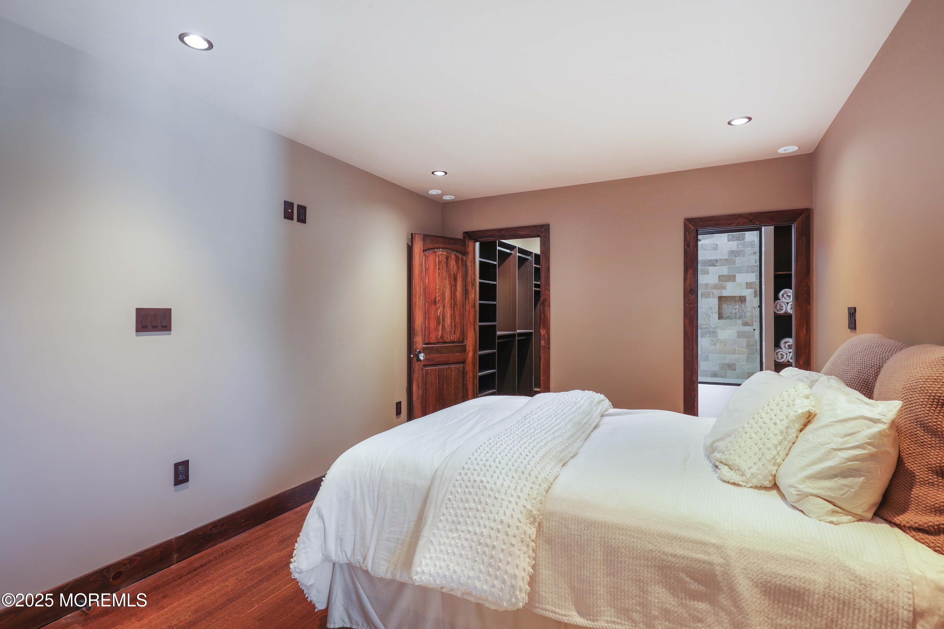 553 Conover Avenue, Red Bank, New Jersey image 25