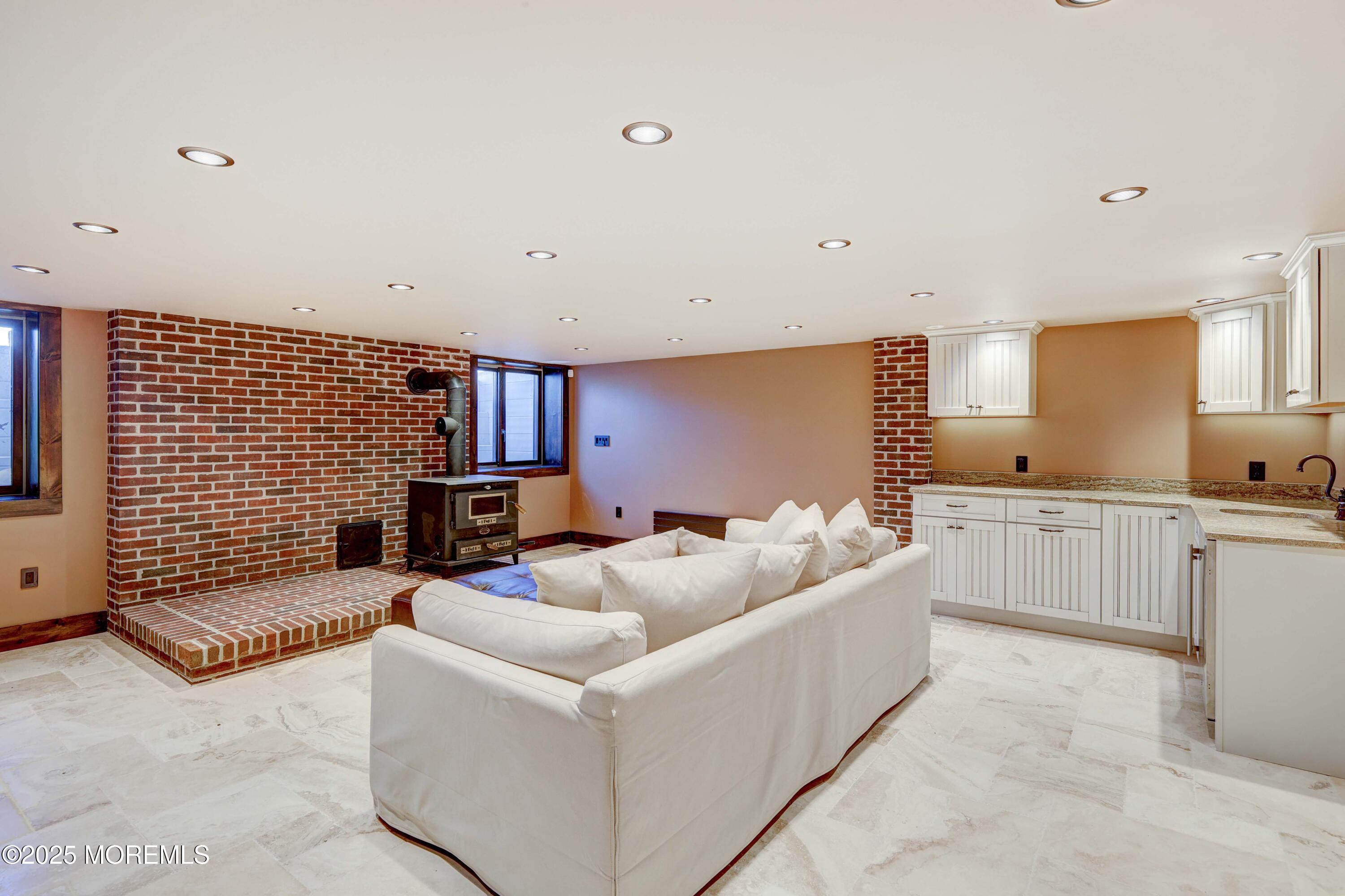 553 Conover Avenue, Red Bank, New Jersey image 36