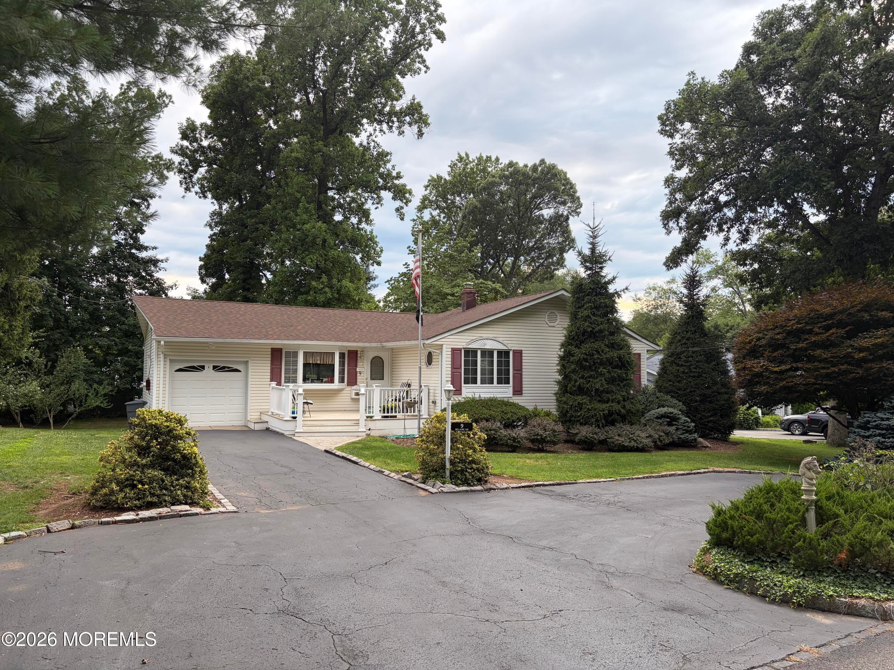 9 Belaire Drive