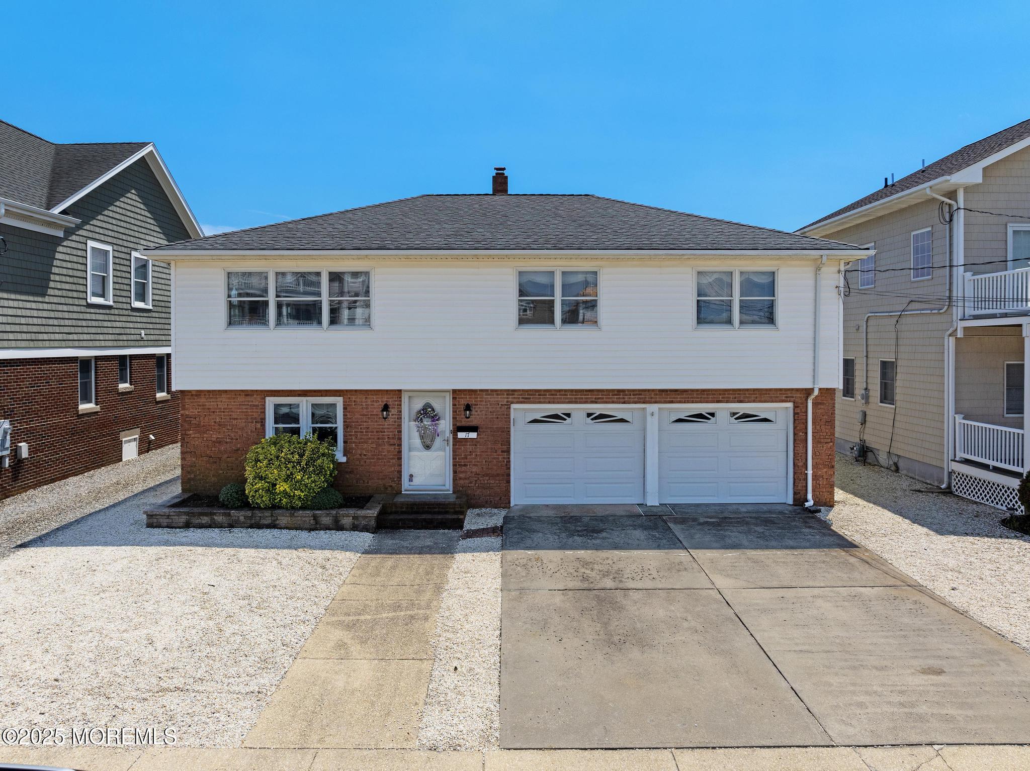 17 J Street