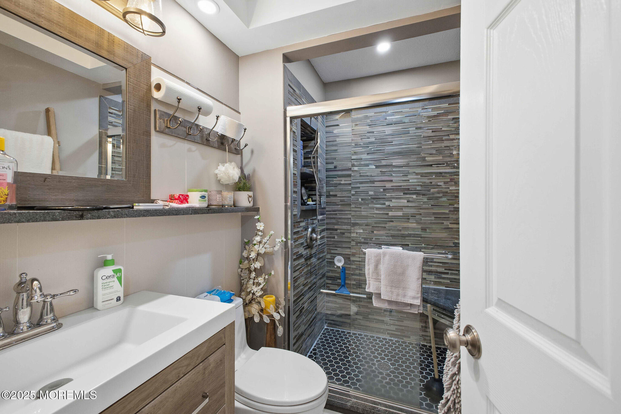 243 Wycoff Way W 243