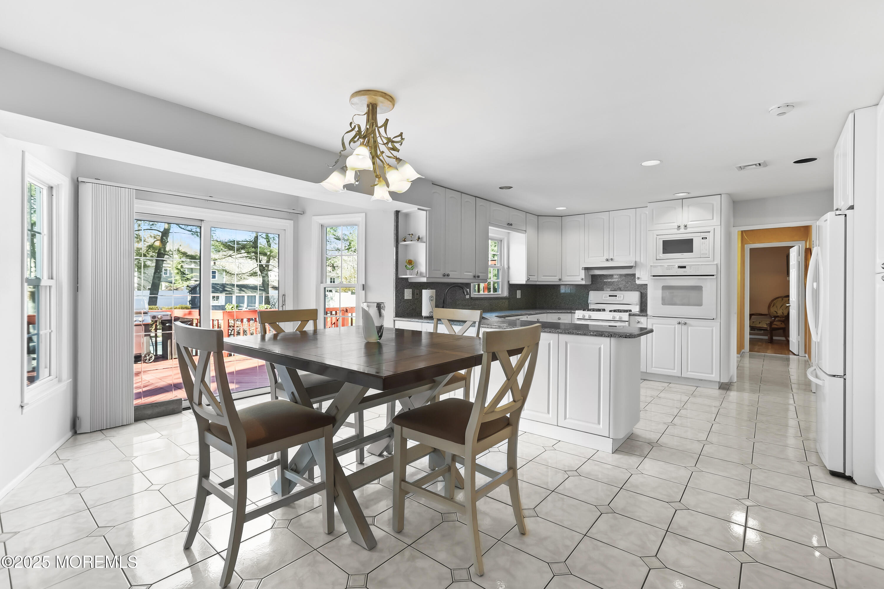 11 Elizabeth Place, Manalapan, New Jersey image 14