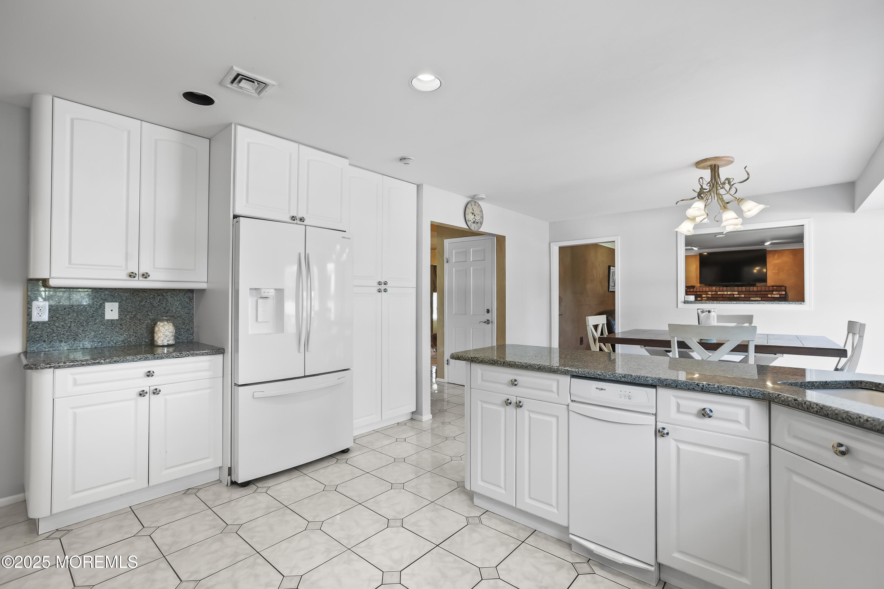 11 Elizabeth Place, Manalapan, New Jersey image 13