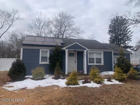 Homes For Sale - 105 Snowhill Street<br/> Spotswood, NJ 08884