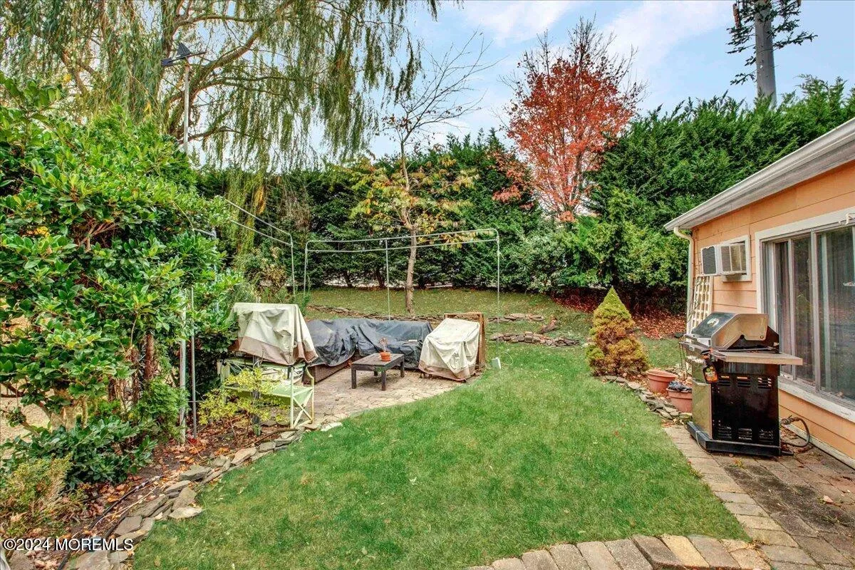 Rumson, New Jersey 07760, United States, 3 Bedrooms Bedrooms, ,1 BathroomBathrooms,Residential,Active,132755