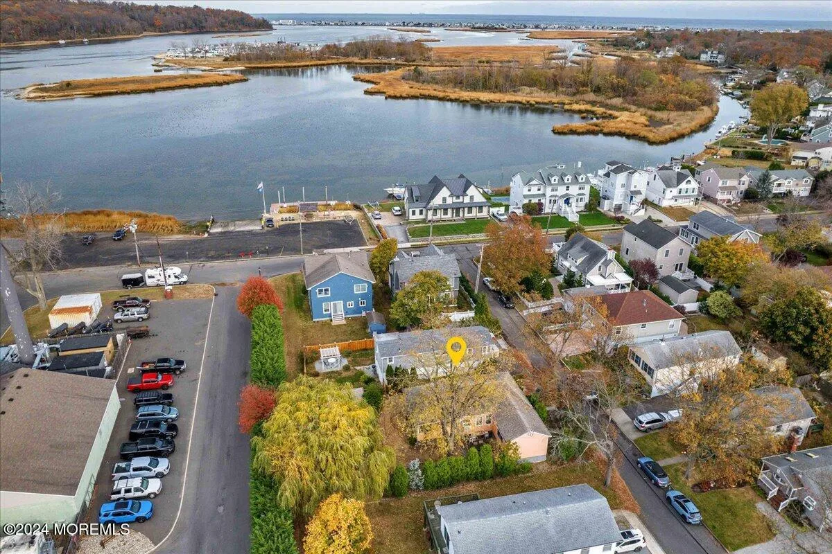 Rumson, New Jersey 07760, United States, 3 Bedrooms Bedrooms, ,1 BathroomBathrooms,Residential,Active,132755