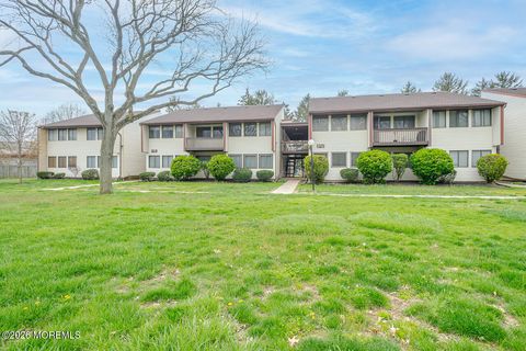 12 Avon Drive J East Windsor NJ 08520
