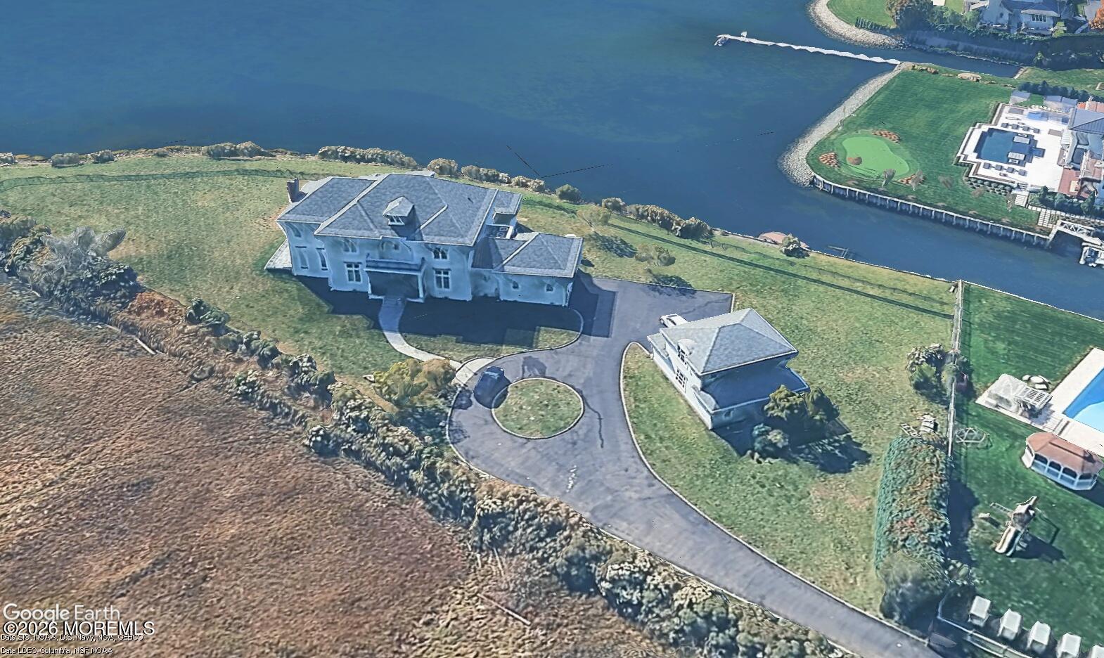 16 Broadmoor Drive