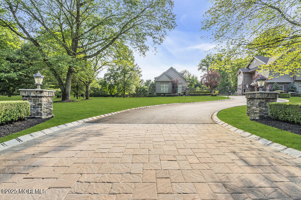 23 Pilgrim Way