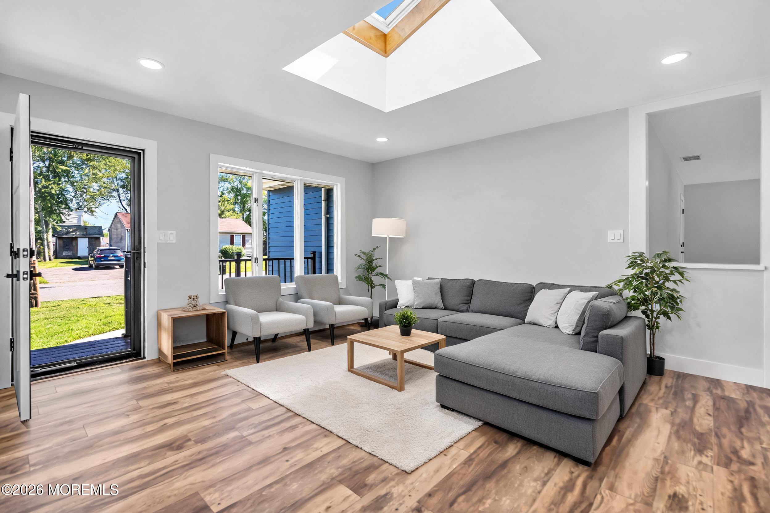 1009 Buena Vista Road