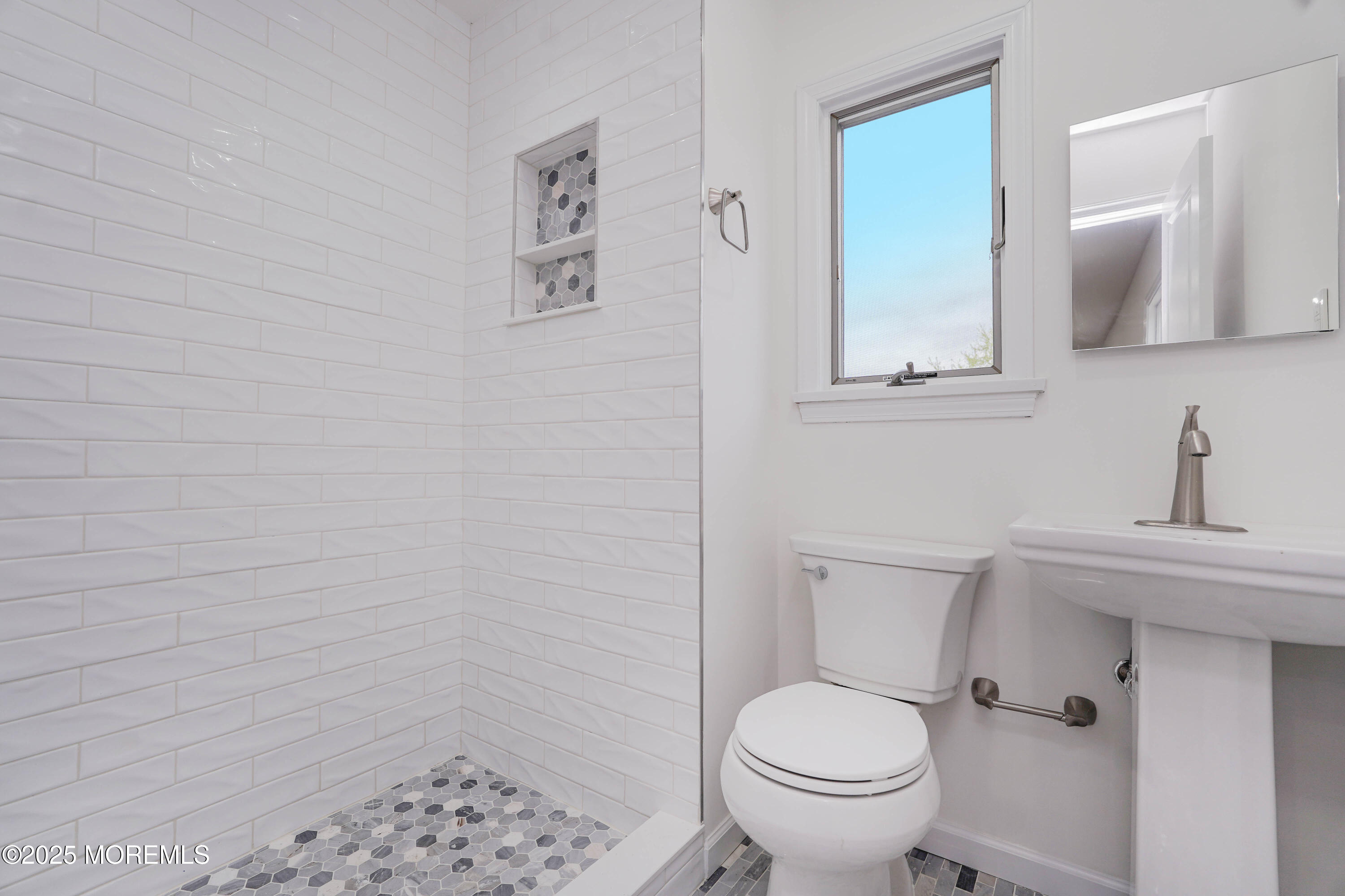 223 Alden Court, Aberdeen, New Jersey image 26