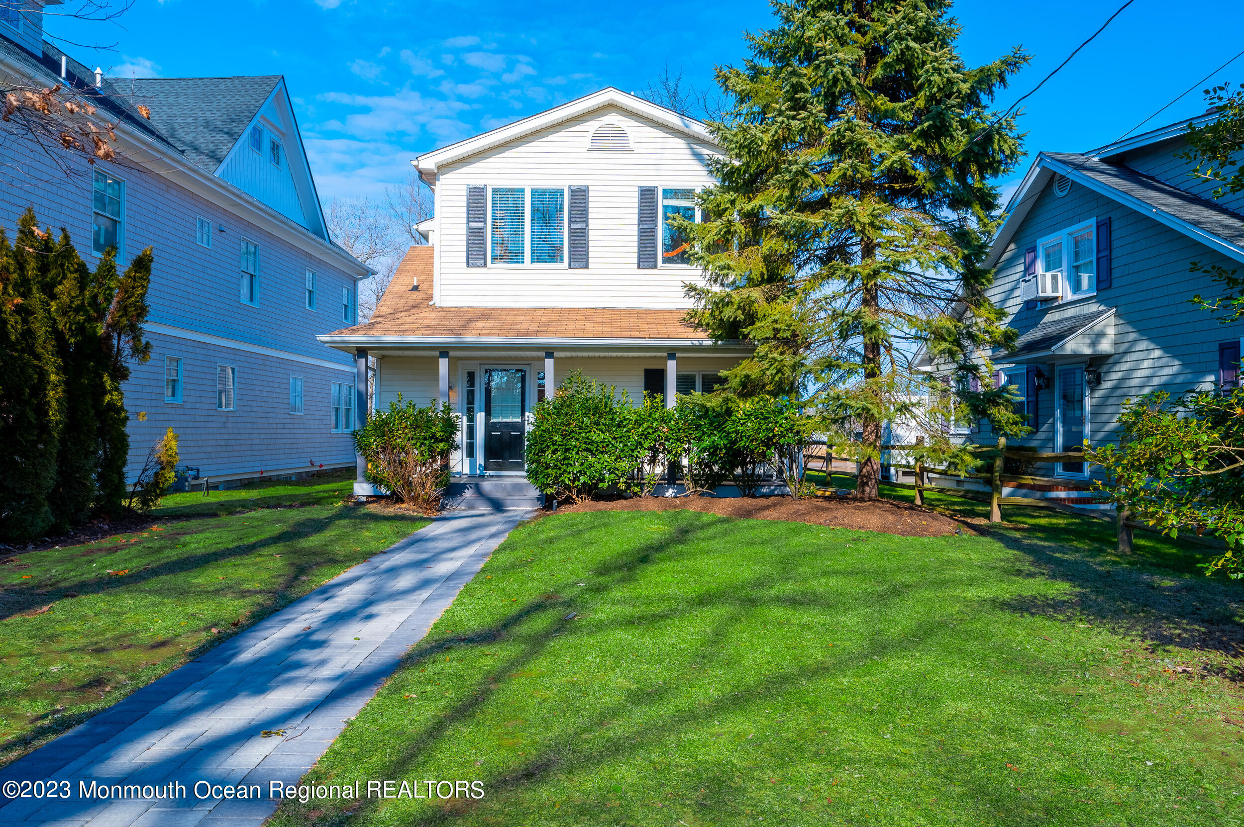637 Beacon Boulevard
