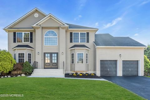 3 Julia Lane Hazlet NJ 07730