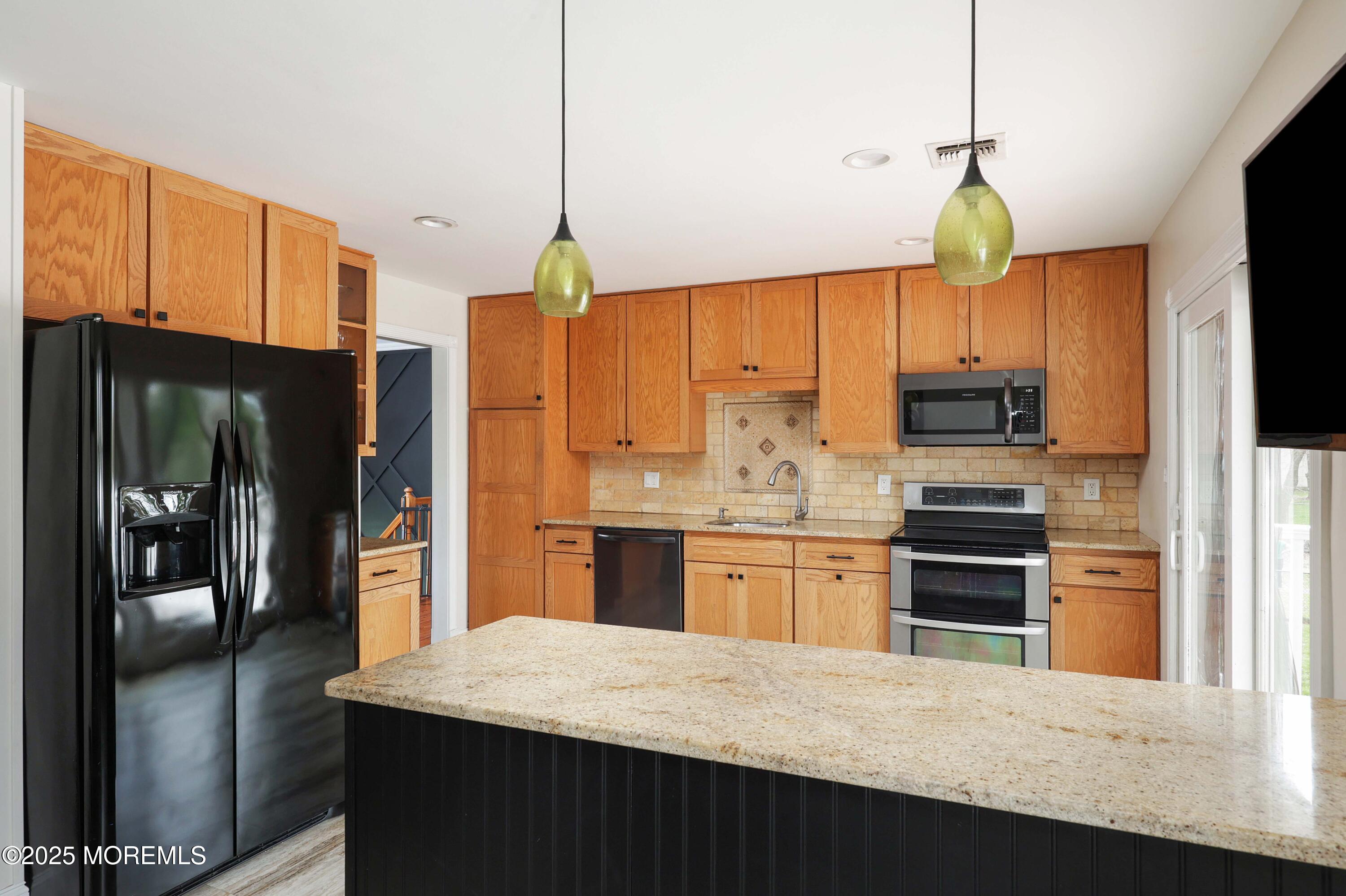 43 Tanglewood Road, Middletown, New Jersey image 9