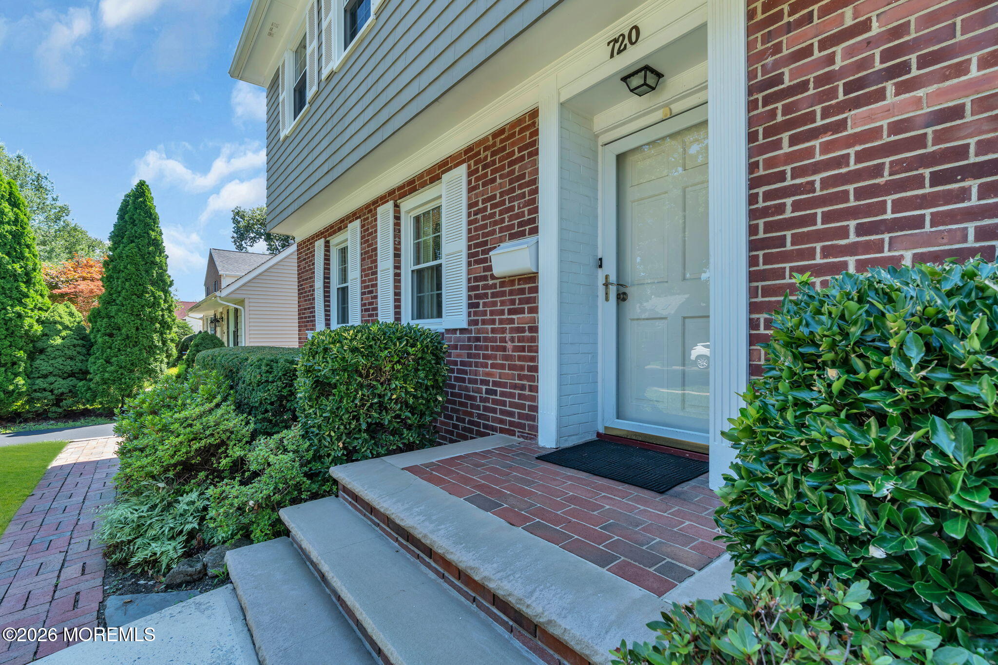 720 Crescent Place