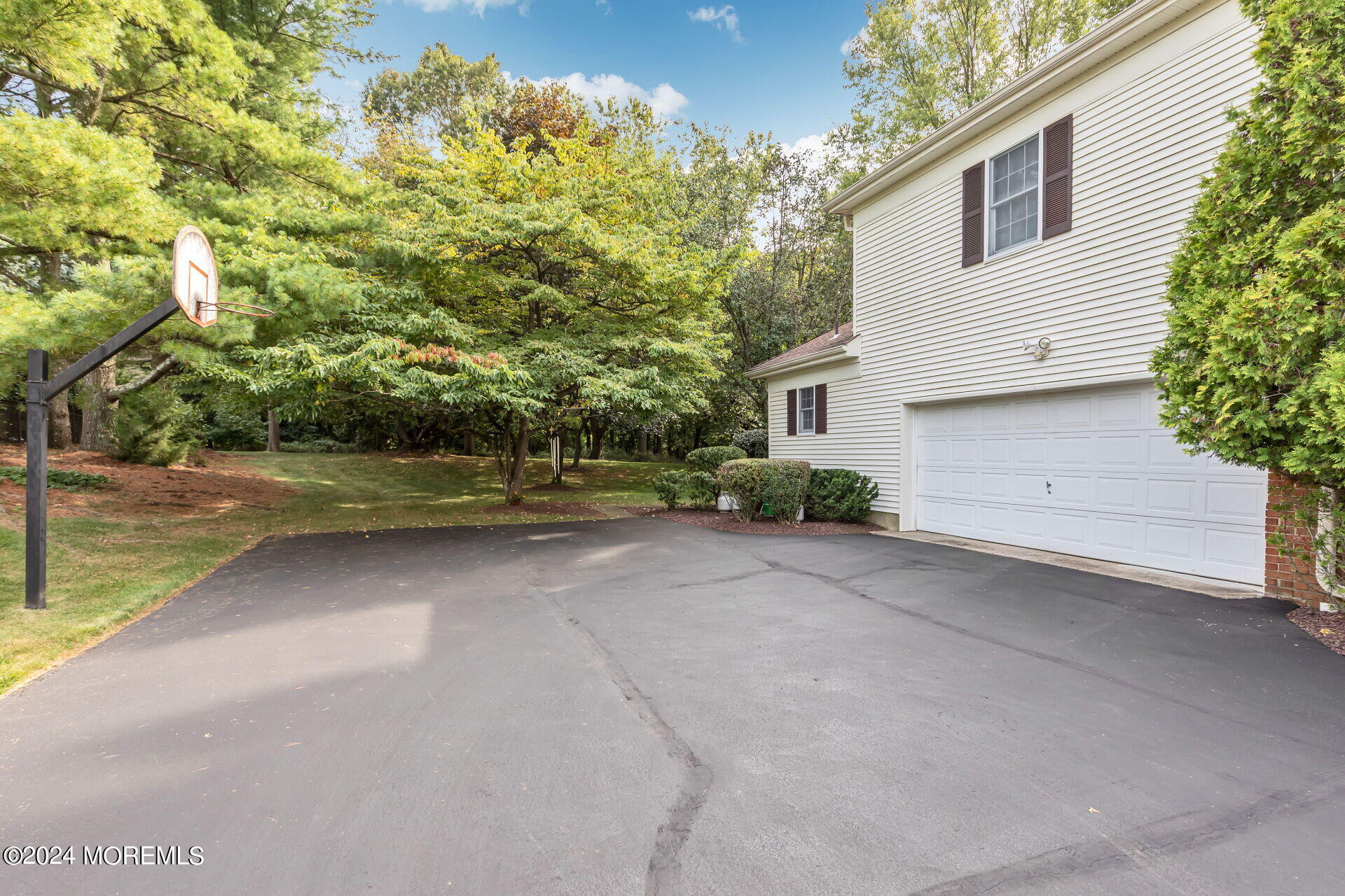 5 Valley Point Drive, Holmdel, New Jersey image 4