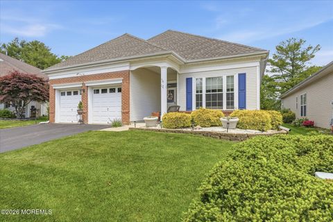 Homes For Sale - 5 Summerfield Drive<br/> Lakewood, NJ 08701