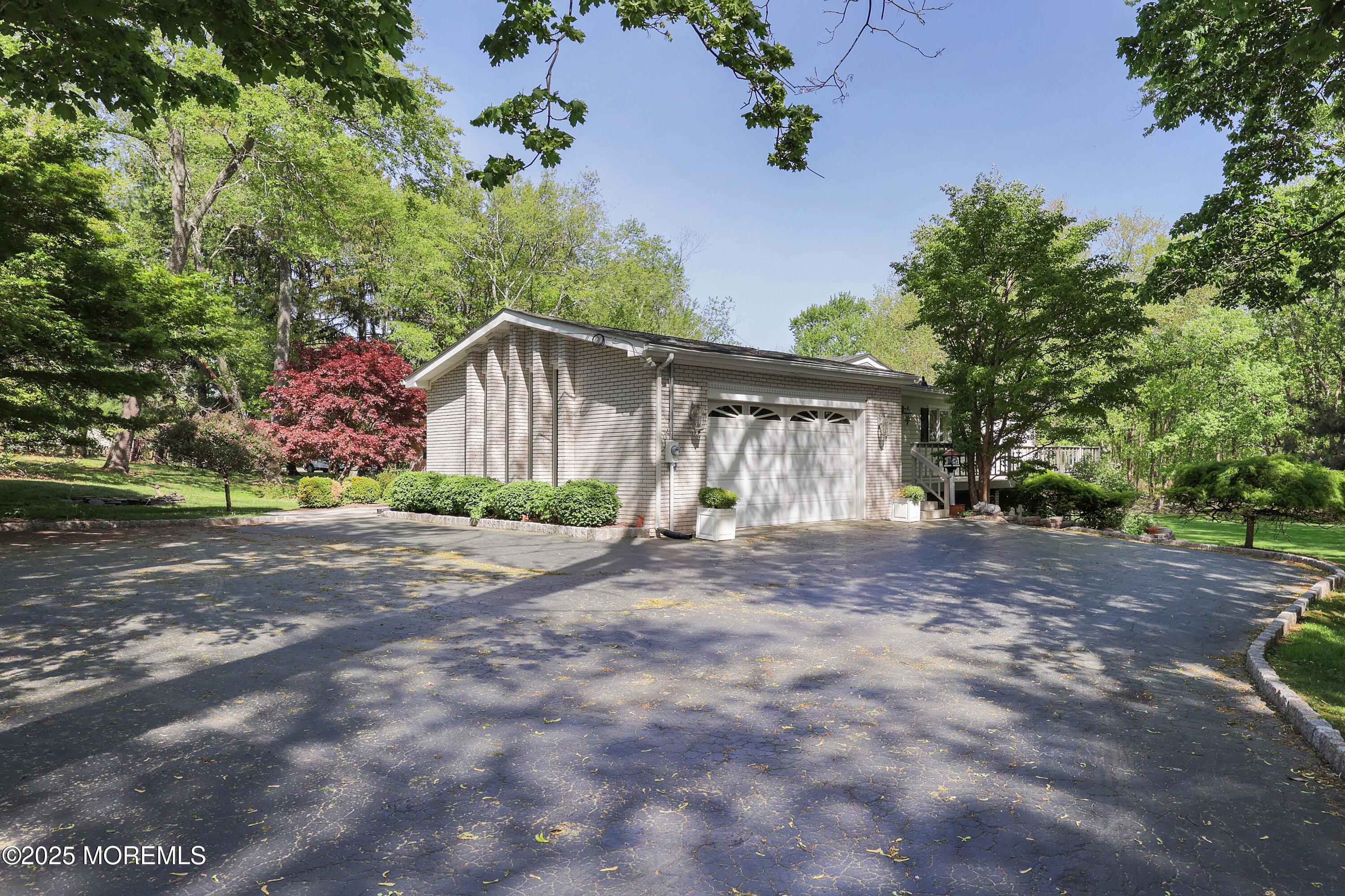 68 Middletown Road, Holmdel, New Jersey image 3