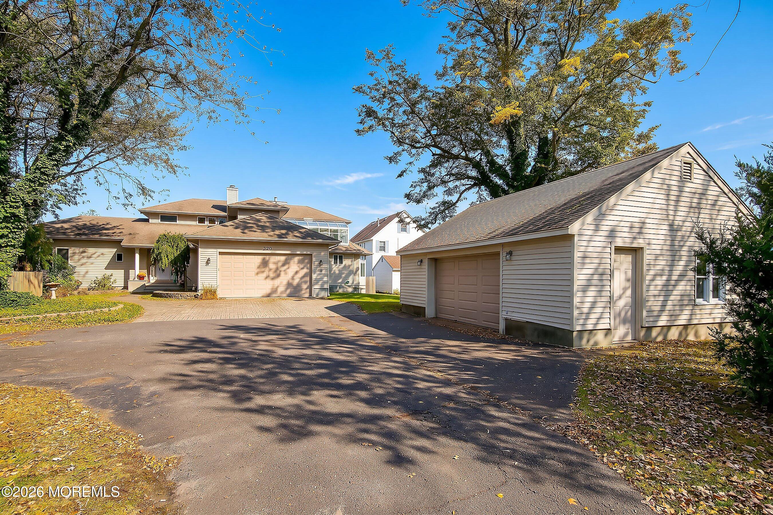 320 Fisk Avenue