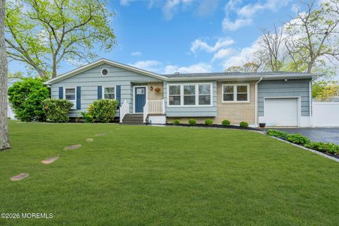 Homes For Sale - 40 River Park Drive<br/> Brick, NJ 08724