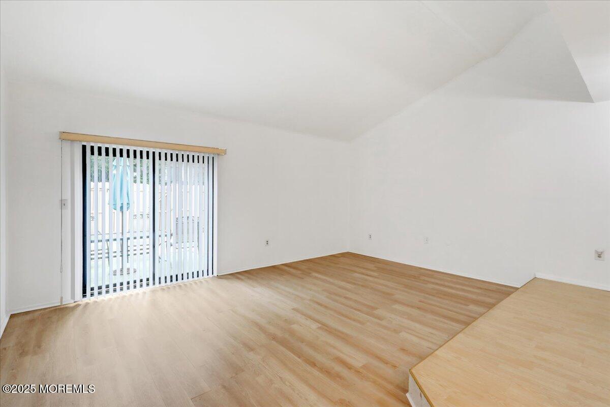 44 Lexington Circle, Matawan, New Jersey image 12