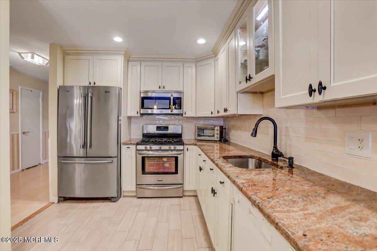 44 Lexington Circle, Matawan, New Jersey image 7