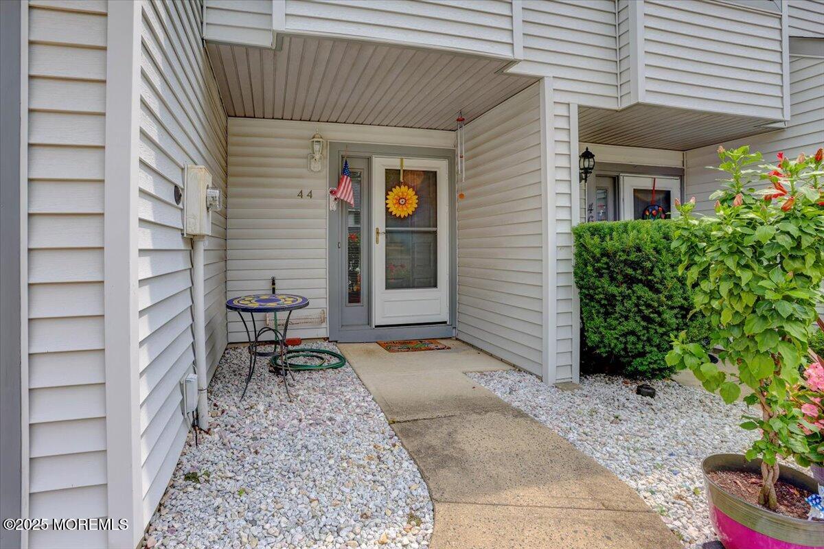 44 Lexington Circle, Matawan, New Jersey image 3