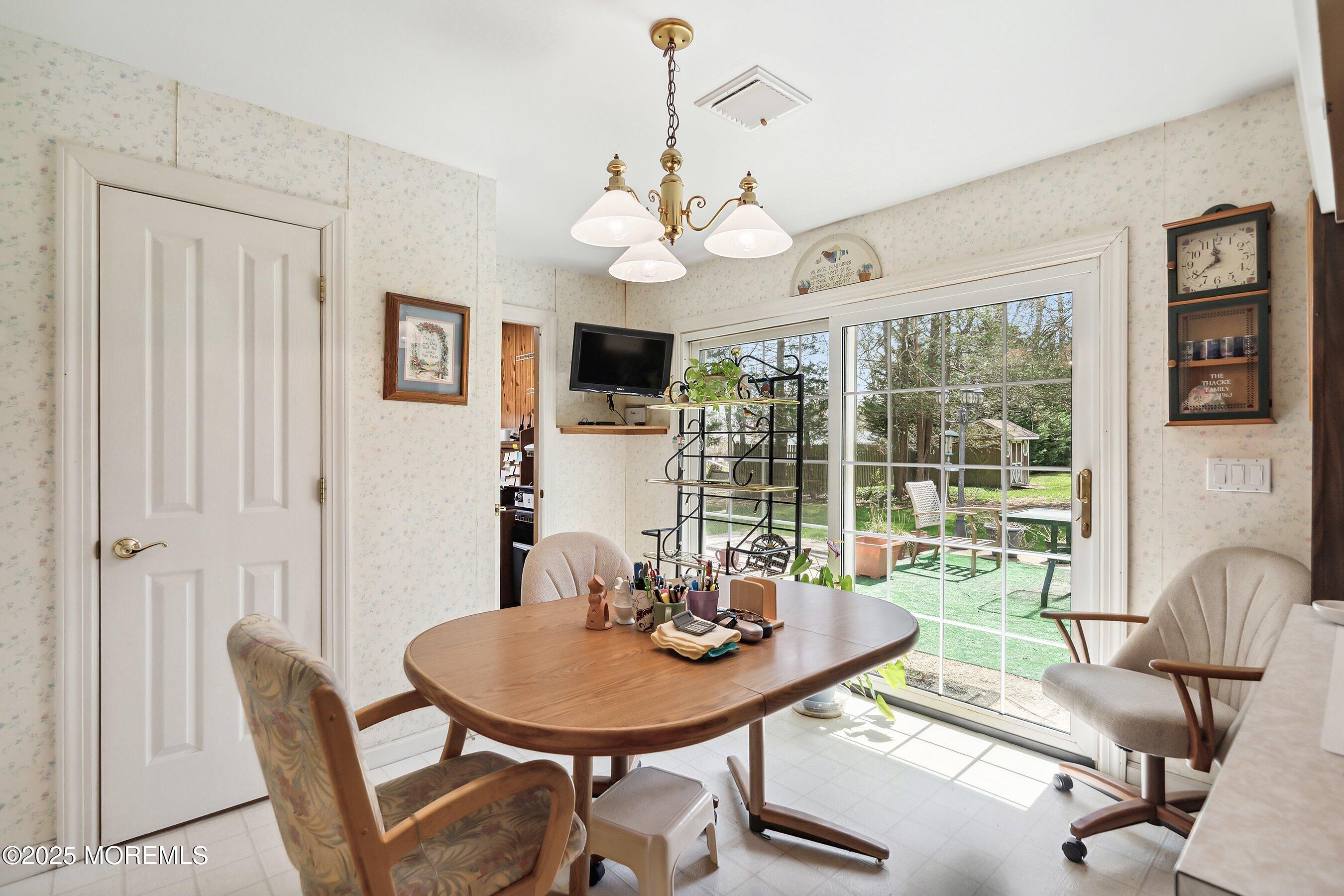 22 Branford Circle, Tinton Falls, New Jersey image 11