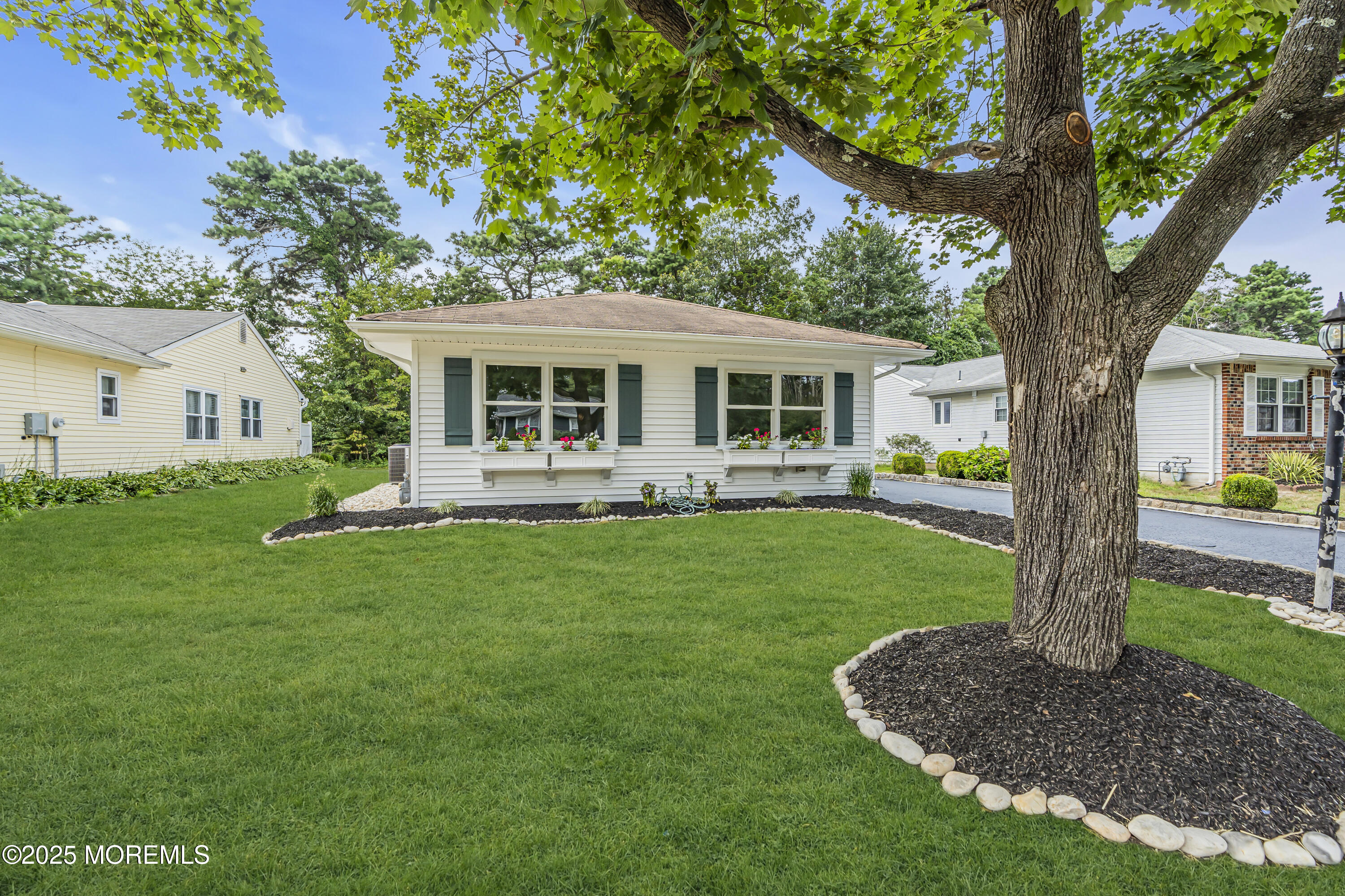 32 Mariner Place