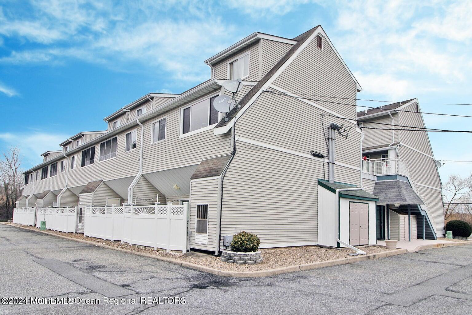 145 Central Avenue #8B, Island Heights, New Jersey image 3