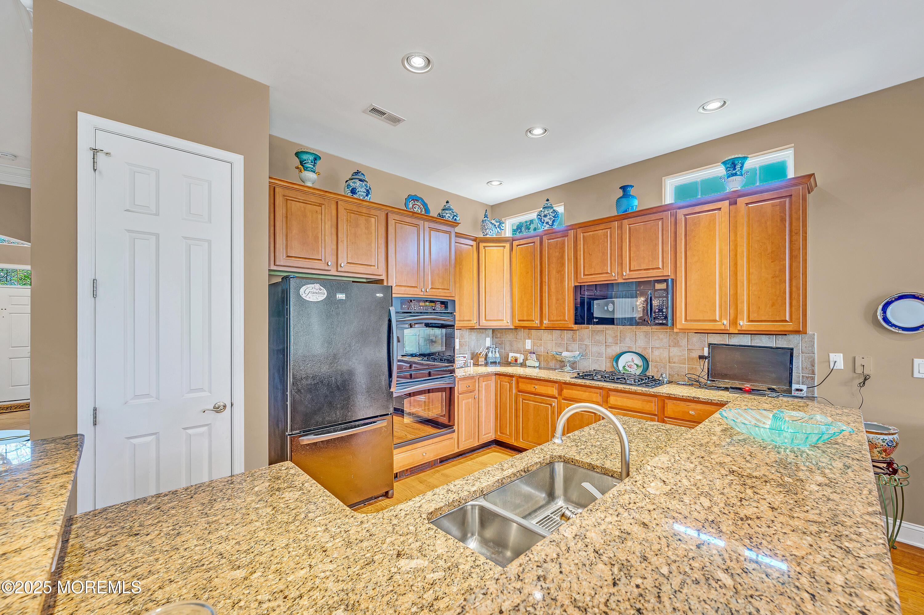 2 Carleton Drive, Freehold, New Jersey image 18