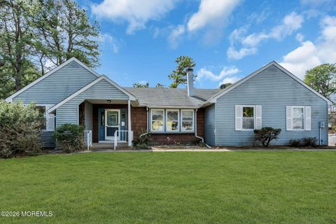 Homes For Sale - 6 Holyoke Court<br/> Whiting, NJ 08759