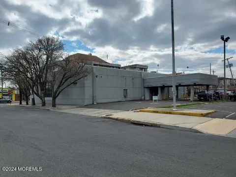 MLS: 22434197