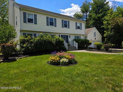 Homes For Sale - 5 Mccaffery Road<br/> Manalapan, NJ 07726