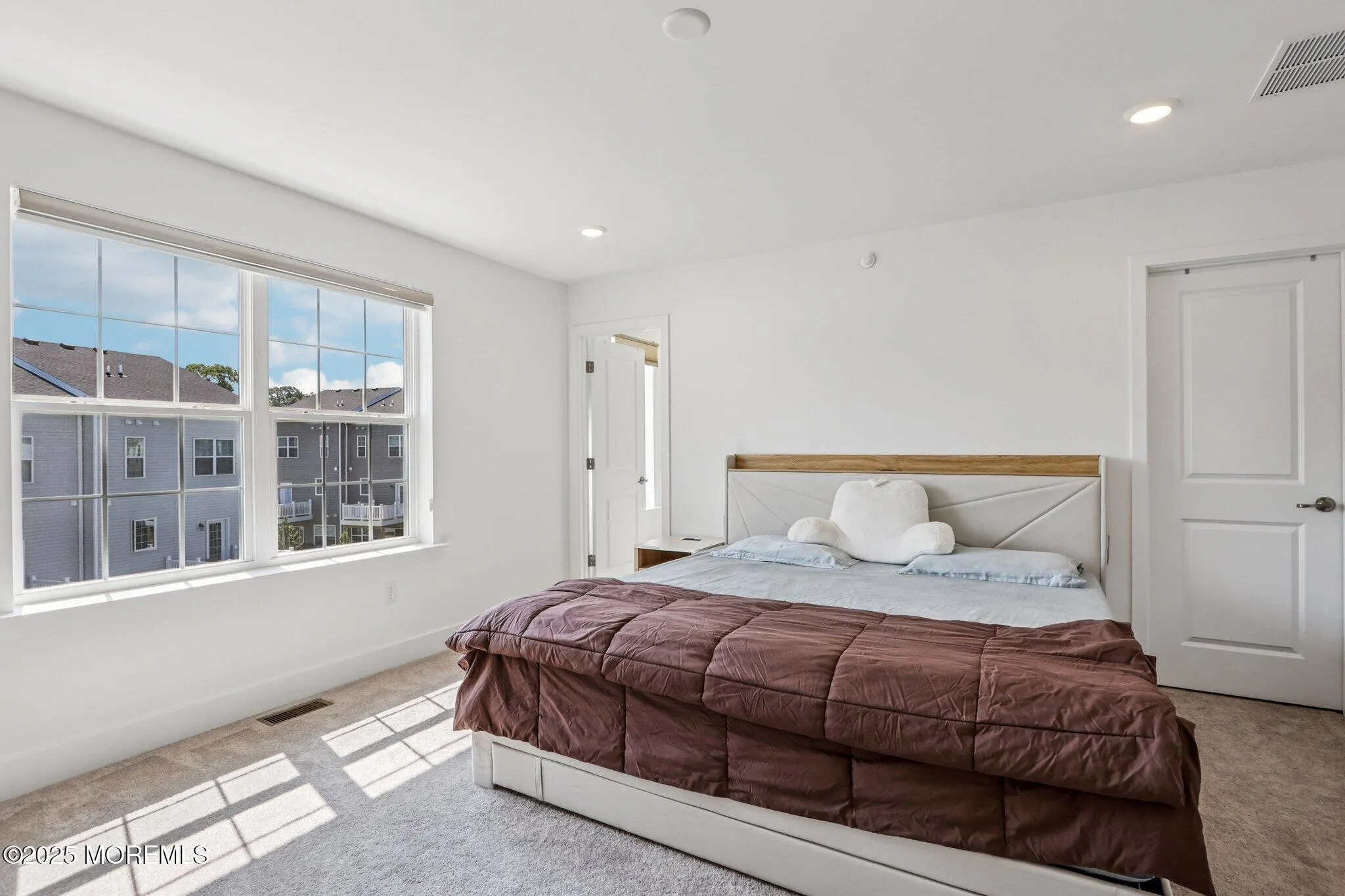 Manalapan, New Jersey 07726, United States, 4 Bedrooms Bedrooms, ,4 BathroomsBathrooms,Residential,Active,181074