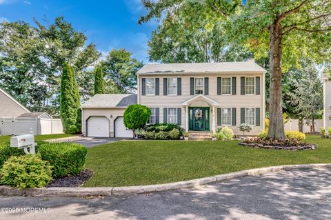 Photo of 12 Antoinette Court, Jamesburg, NJ 08831 (MLS # 22531270)