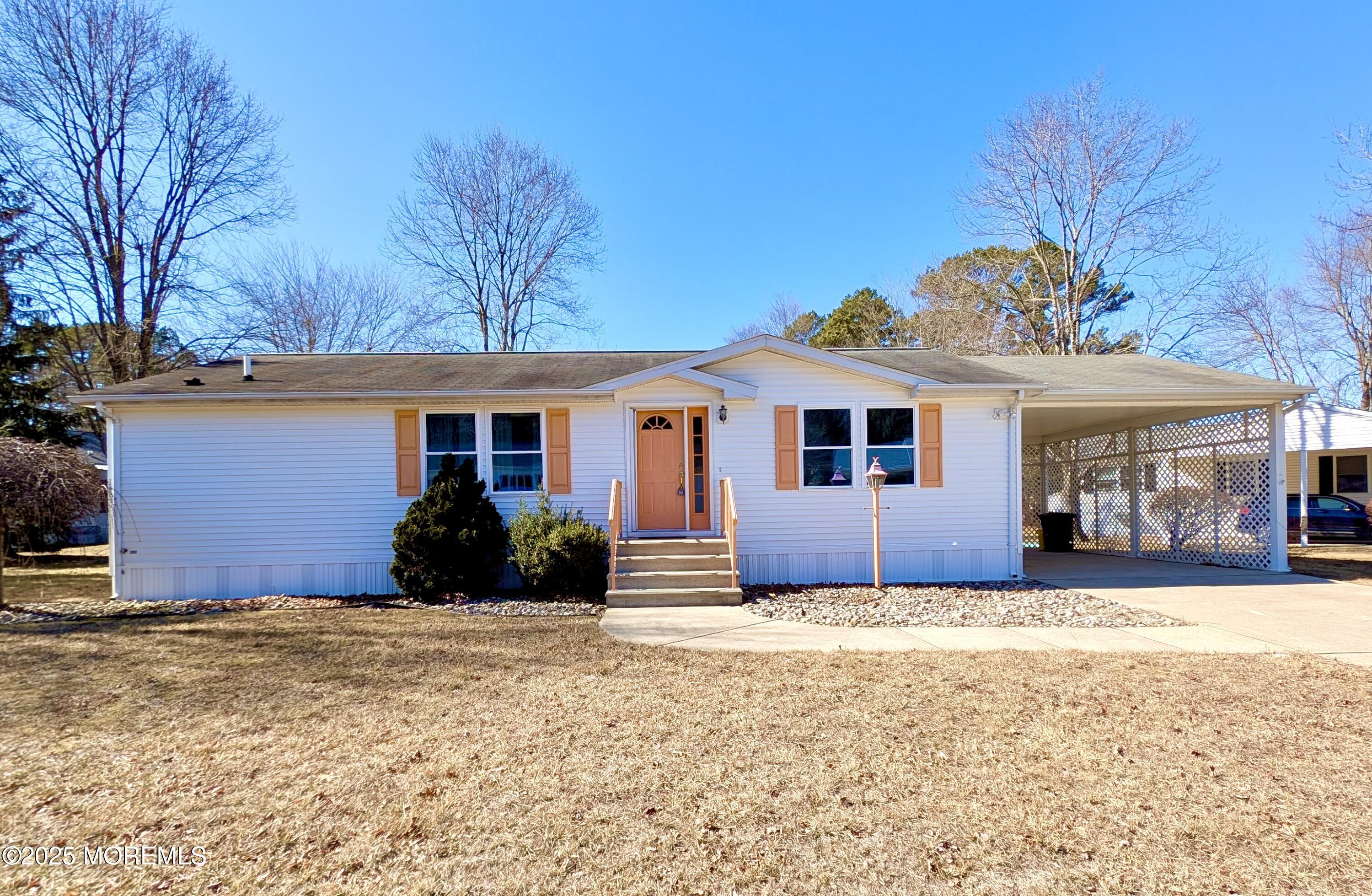 14 Tanglewood Drive, Cream Ridge, New Jersey image 1