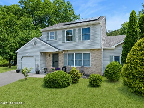 Homes For Sale - 28 Maypink Lane<br/> Howell, NJ 07731