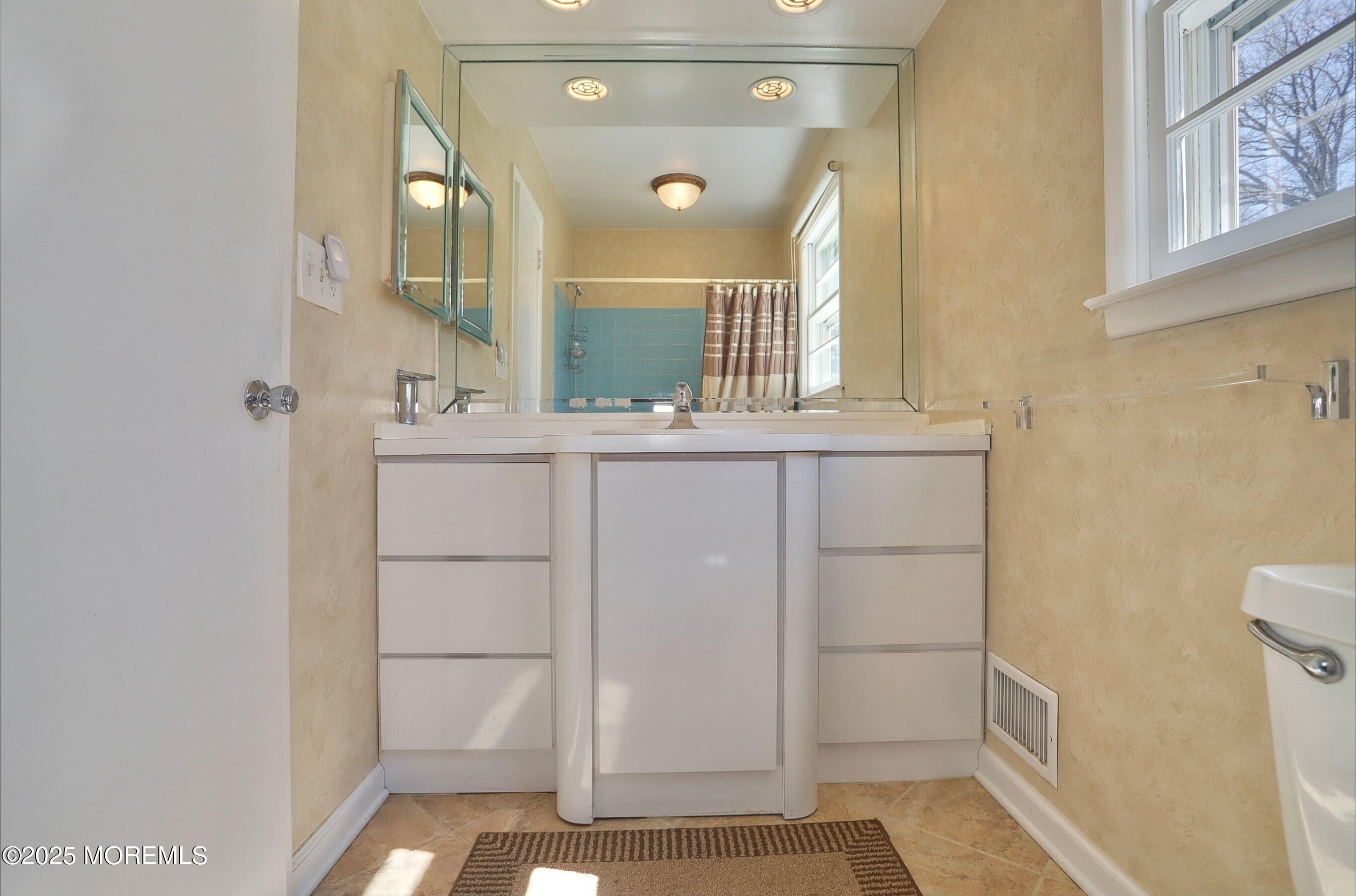 11 Prince Edward Road, Morganville, New Jersey image 30